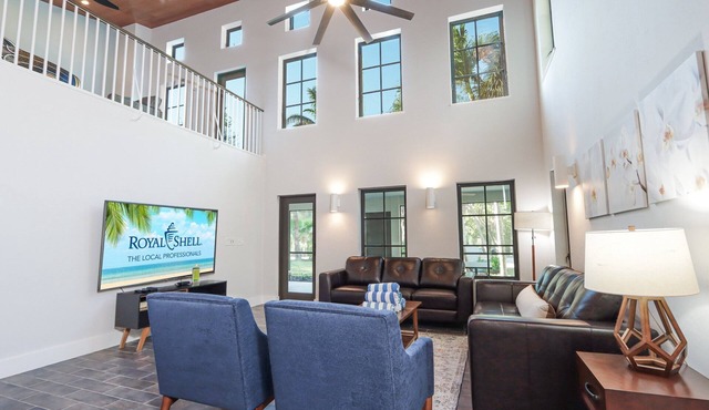 Two Bedroom Duplex, Located Only 7 Houses Away from The Gulf of Mexico! Beach Breeze