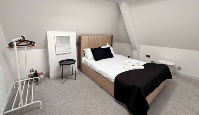 Two Bedroom Flat in Didcot (Sleeps 7)