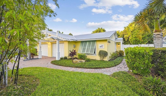 Two Bedroom Ground Floor Island Home Sleeps 5 and Includes Heated Pool.