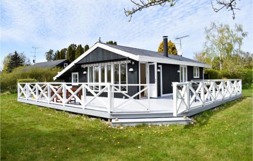 Two-Bedroom Holiday Home In Dronningmolle