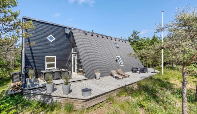 Two-Bedroom Holiday Home In Ulfborg