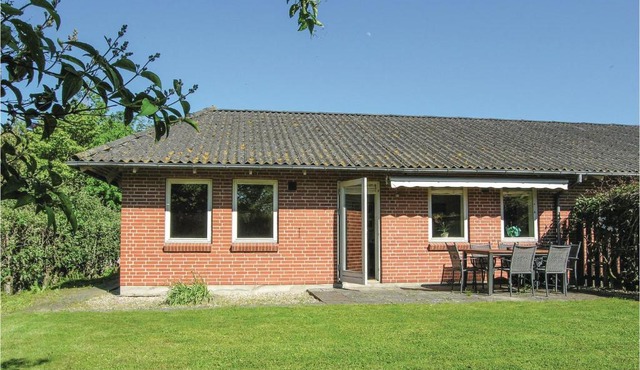 Two-Bedroom Holiday Home In Humble