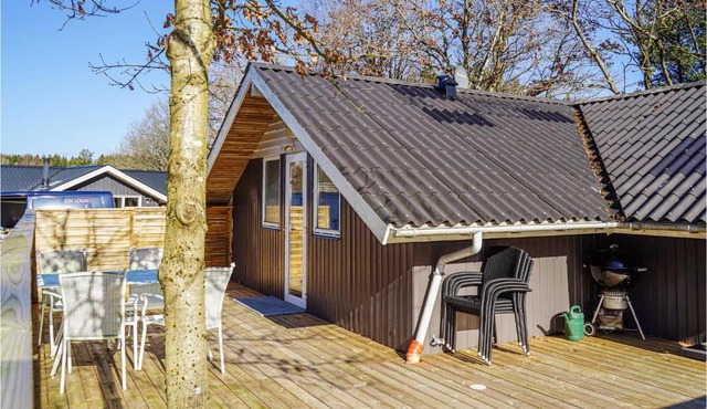 Two-Bedroom Holiday Home In Give