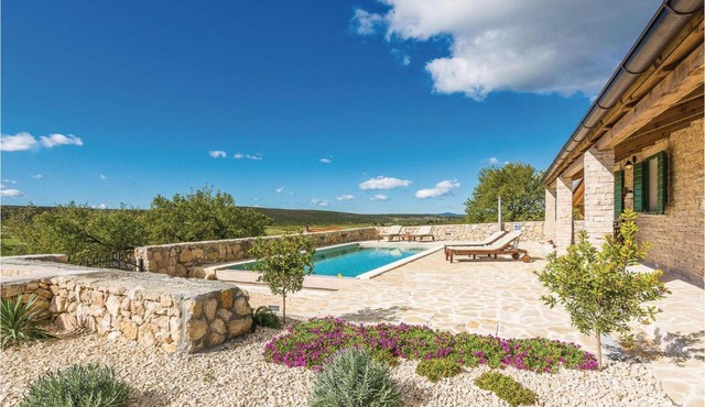 Two-Bedroom Holiday Home in Vrana