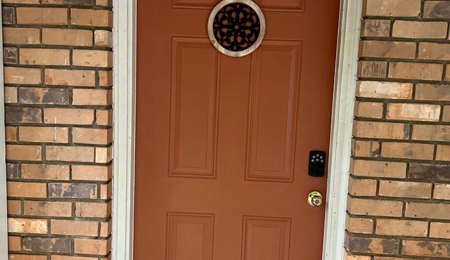 Two Bedroom home near UGA - with newly renovated floors!