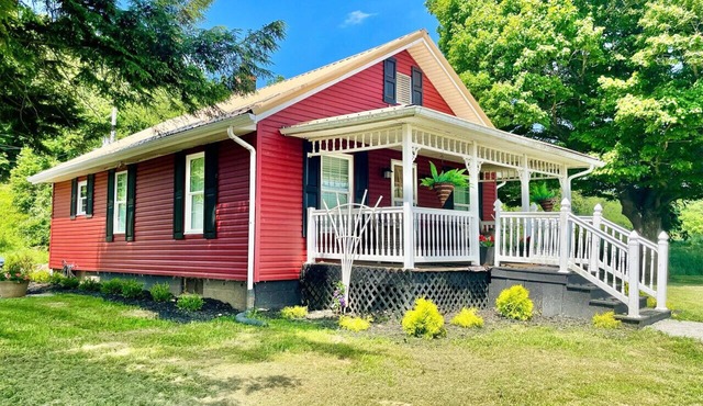 Two Bedroom House Close to Local Favorites