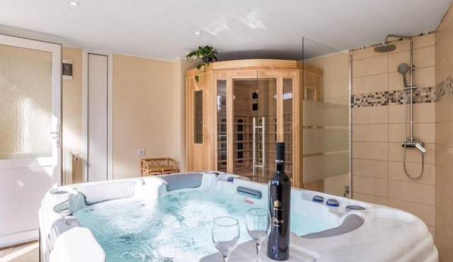 Two Bedroom House with Terrace
