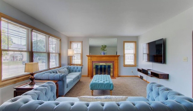 Two Bedroom King Suite near Hall of Fame w/Garage