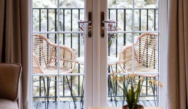 Two bedroom luxury apartment in the historic village of Stoney Middleton. Sleeps 4.