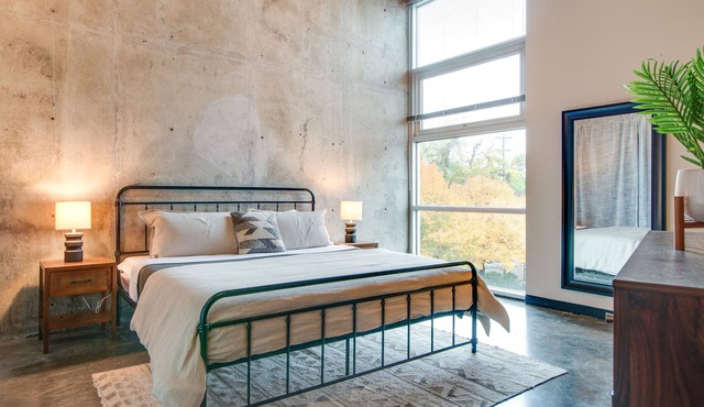 Two Bedroom Loft in Trendy Gulch!