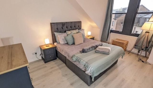 Two Bedroom Lovely Apartment in Greenocknn