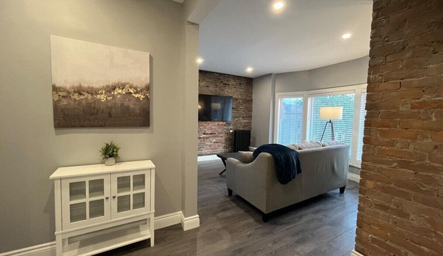 Two Bedroom Luxury apartment in Walkerville.