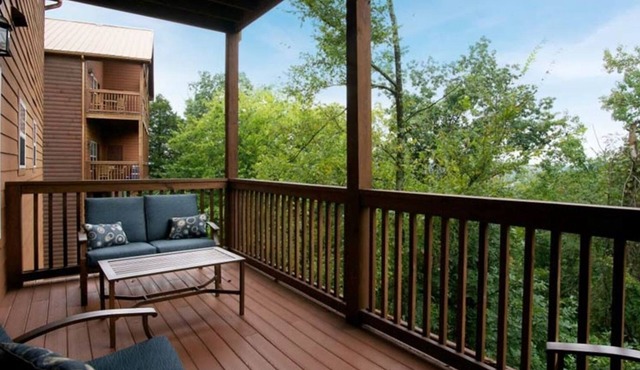 Two Bedroom Luxury Condo, Pigeon Forge, Tennessee (1890945)