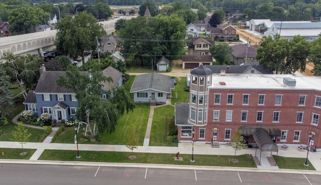 Two Bedroom Main Street house in the middle of Wabasha MN