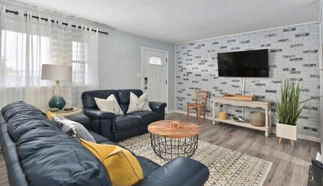 Two Bedroom OC Condo Close to Beach and Boardwalk