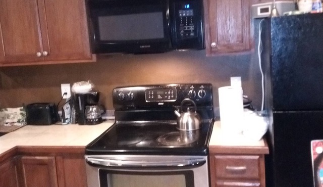 Two bedroom one bath less than 10 minutes from Tallahassee international airport
