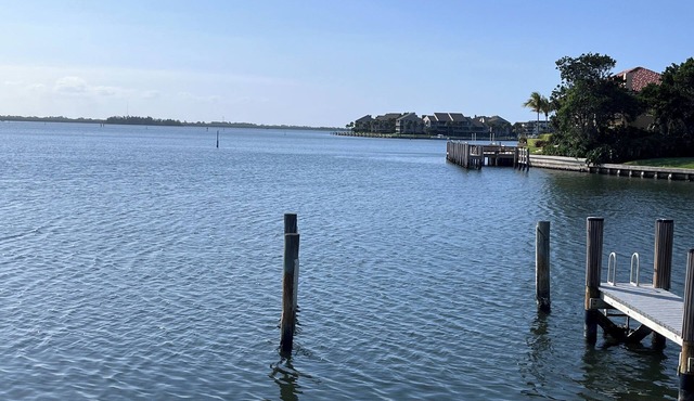 two bedroom plus denture full bath, wide river views in Vero Beach