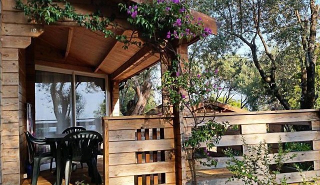 Two-bedroom sea view chalet