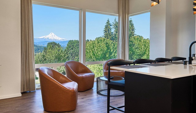 Two-bedroom suite, Mt Hood views, downtown White Salmon, suite 30
