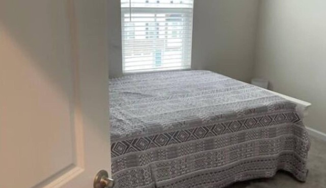 Two bedroom town house for R B&B rent near Carowinds waterpark and ride