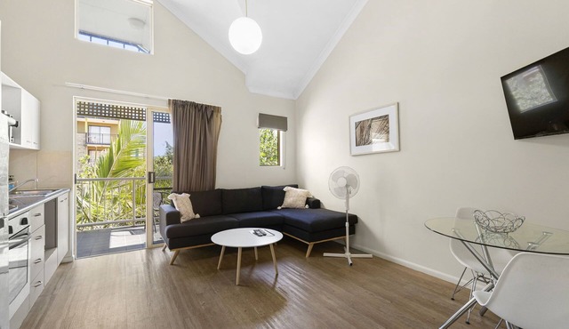 Two Bedroom, Two Bathroom Loft Style - Free Wifi & Parking