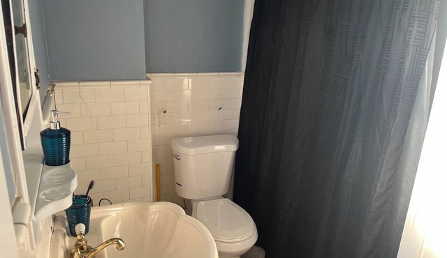 Two bedroomhome to rent Thursday through Sunday morning for NFL draft