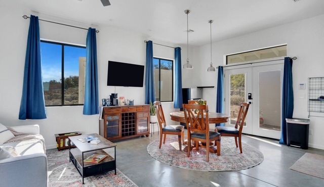 Two Bird Ranch Horse Barn w/private hot tub