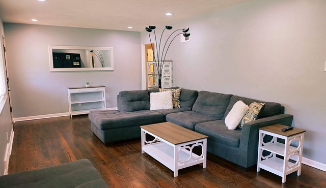 Two blocks front Grants Farm! Pets allowed fenced.