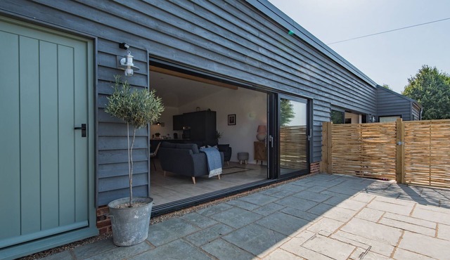 Two contemporary pet friendly barns by Bloom Stays - 8 guests in 4 bedrooms