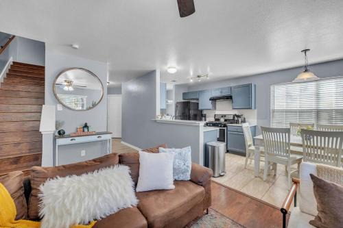 TWO Cozy Homes Prime Austin Sleeps 12