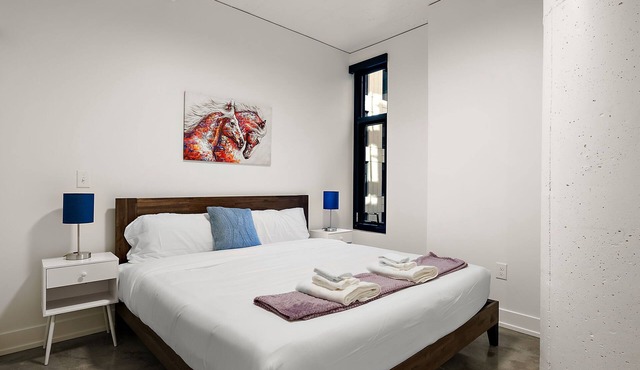 TWO CozySuites NLG - Modern condo 01 and 11