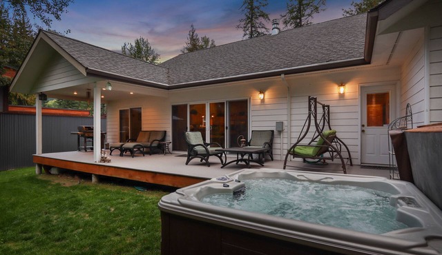 Two Custom Waterfront Adjoining Homes sleep 36 people- Great for large groups!