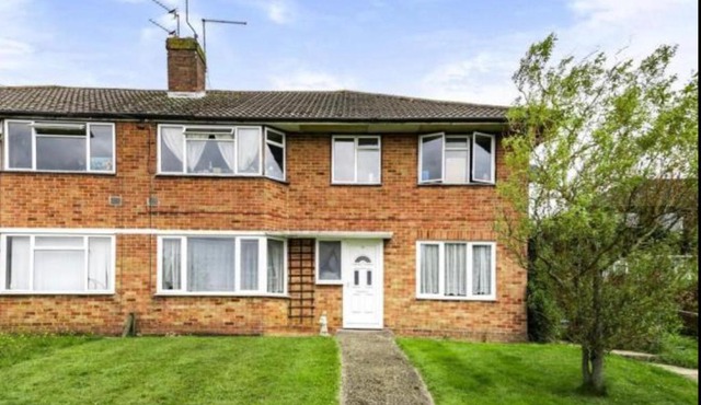 Two Double Bedroom Maisonette with rear garden.