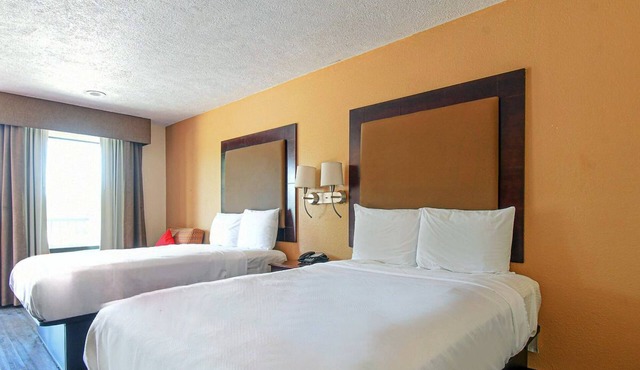 Two Double Beds at Scottish Inns Shenandoah Woodlands Mall, Free Parking