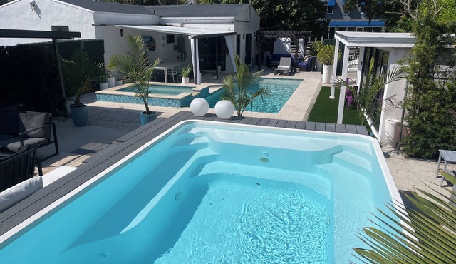 TWO Fabulous Villas, Two Pools 9 Bedrooms 6 Bathrooms, One Amazing Experience