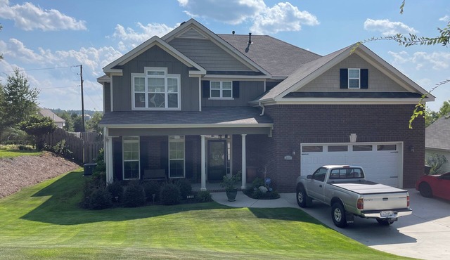 Two FREE MASTERS BADGES WITH PAID RENTAL. 5-bedroom house in North Augusta