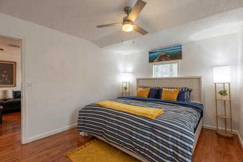 Two Homes - Charming Home and Cozy Bungalow