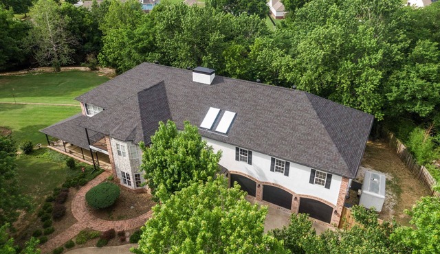 Two houses, 8 bedrooms, 4 King beds, 7400 sq ft.