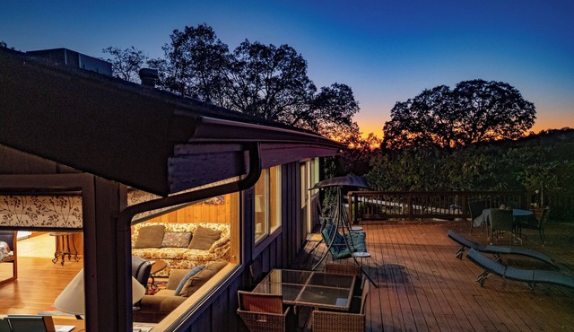 Two Houses on 100 acres-Pool-2 Hot Tubs-45 Min to Yosemite Nat. Park