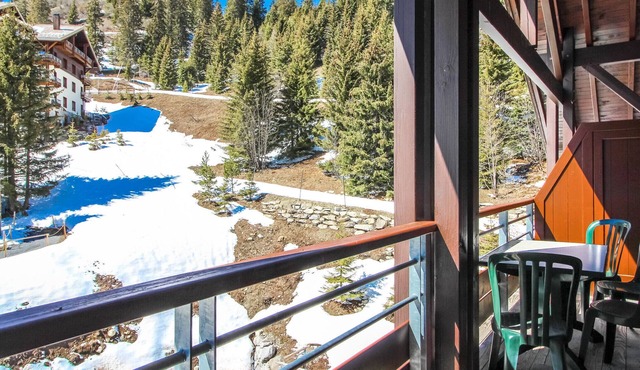 Two internally connecting 2-bed apartments with shared private entrance