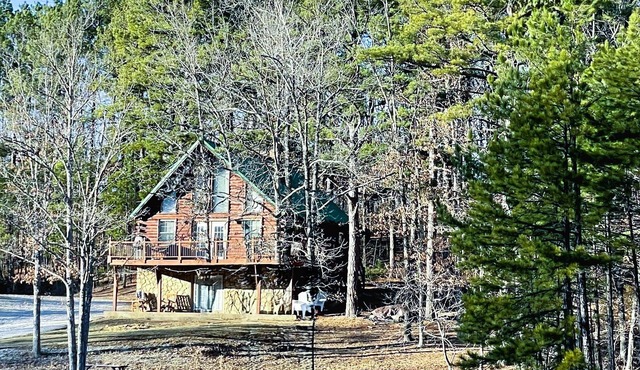 Two lakes & miles of hiking trails on 130 acres of private property 3Hills Cabin