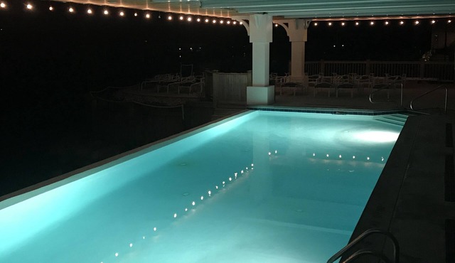 Two Lakes & Pool! 1st Floor Condo on Portage Lake and Steps from Lake Michigan