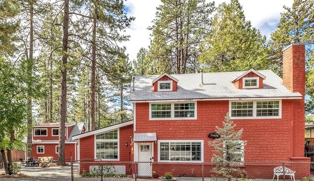 TWO Luxury Homes~WALK To Village & Creek~Basketball & Play Court~Mountain Views