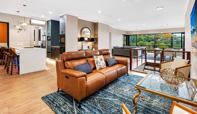 Two Master Bedroom Suites, Brand New Modern Masterpiece & Views to Green Island