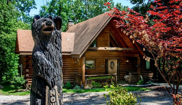 Two Master Suites, Great for 2 couples, Walking distance to Thunder Ridge Arena