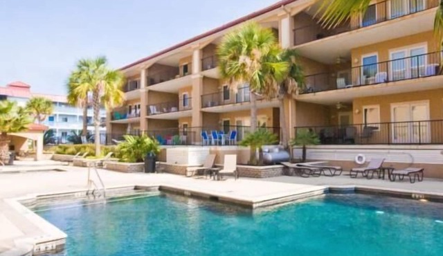 Two Mermaids PETS 2 POOLS HOT TUB