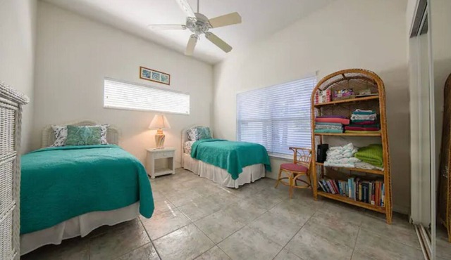 Two minutes from the beach