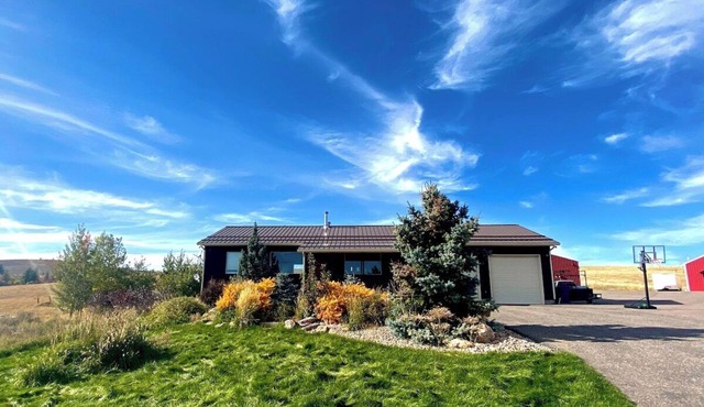 Two Mountain Homes, gated, views, games, & nature!