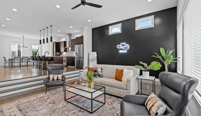 Two Nashville Homes - 8 Beds & Huge Space!