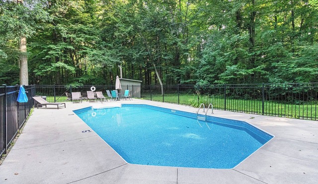 Two Oaks Cabin - Enjoy the private pool and close proximity to all of the area
